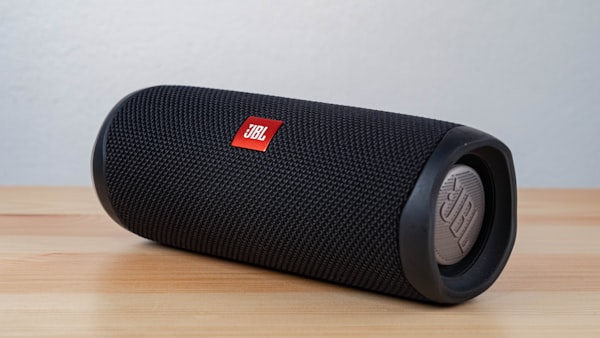 Caixa de Som Portátil Bluetooth 20W Resistente Água IPX7 Preta