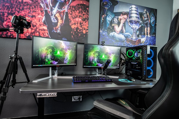 Cadeira Gamer Ergonômica Reclinável 180° Couro Sintético Preta