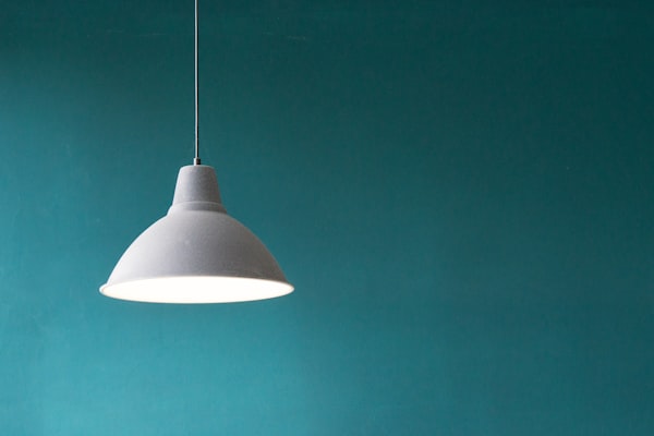 Luminária de Mesa LED Braço Articulado 3 Temperaturas Branco